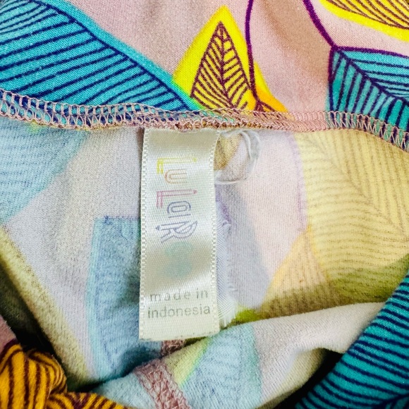 LuLaRoe Leggings Fall Foliage Print Multi Color One Size (2-10) NEW! - Picture 5 of 11